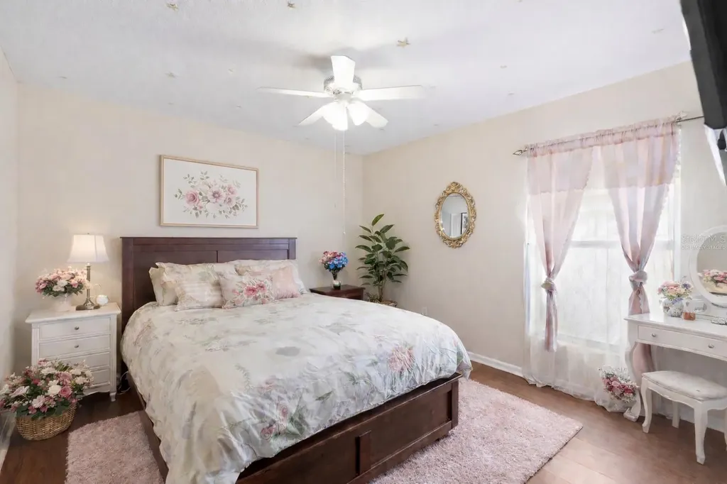 2763 Valencia Grove Drive Valrico FL 33596