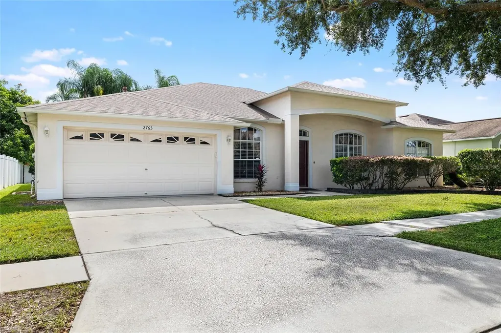 2763 Valencia Grove Drive Valrico FL 33596