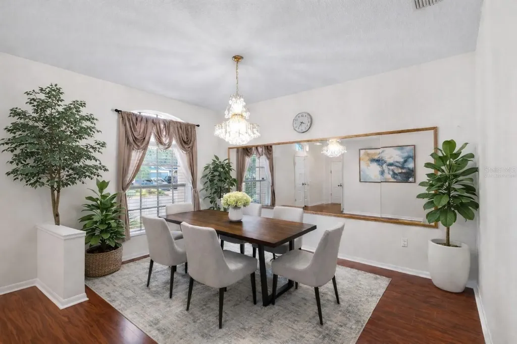 2763 Valencia Grove Drive Valrico FL 33596