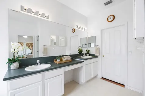 2763 Valencia Grove Drive Valrico FL 33596
