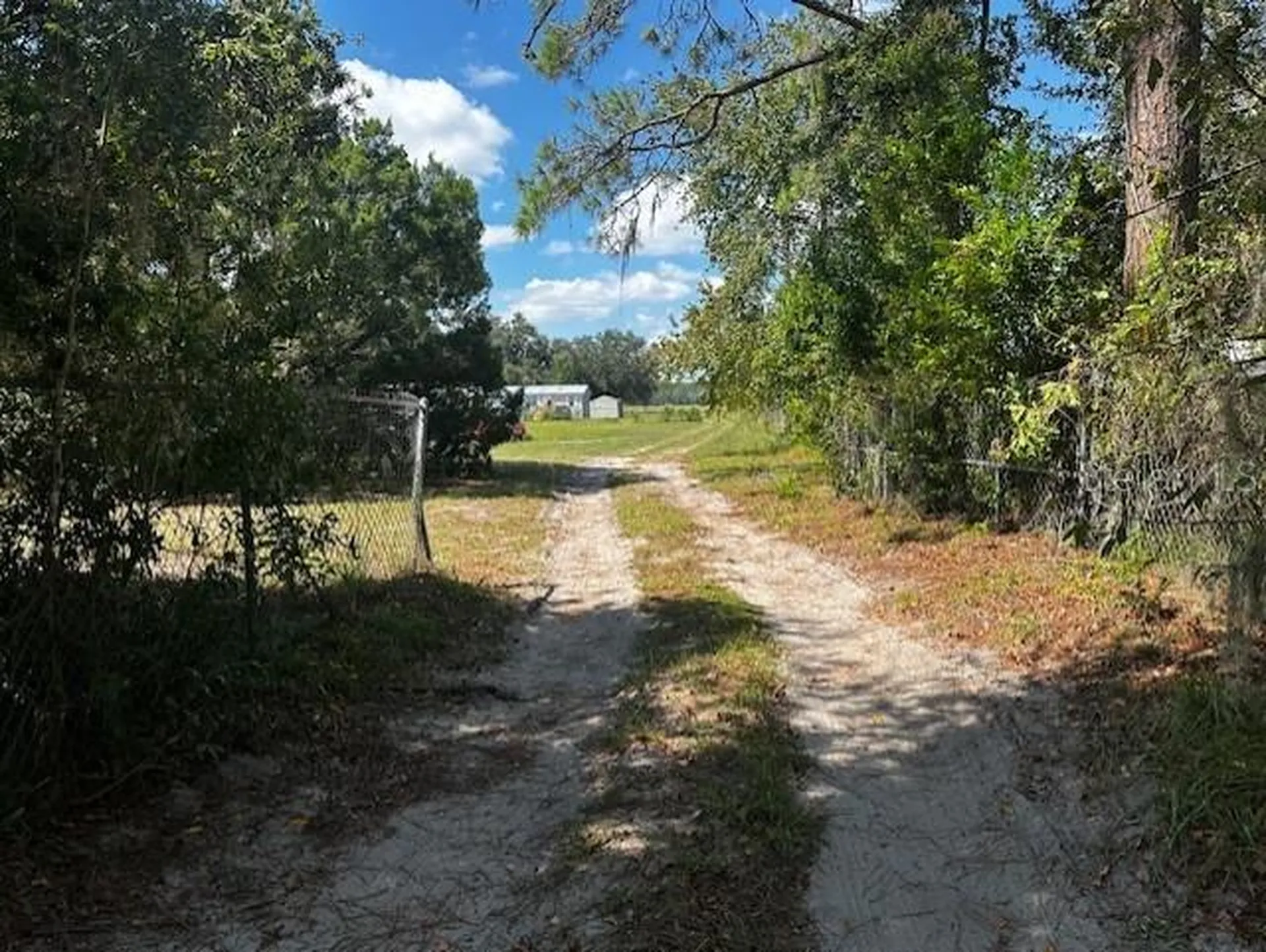 682 County Road 481w Lake Panasoffkee FL 33538
