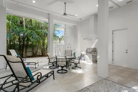 720 16th Avenue NE St Petersburg FL 33704