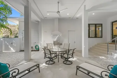 720 16th Avenue NE St Petersburg FL 33704