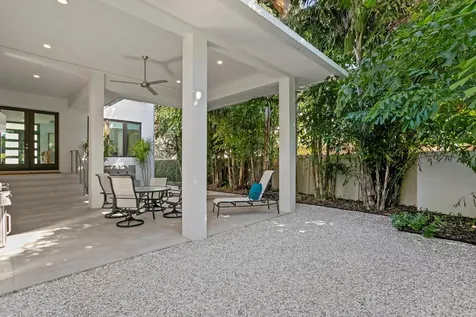 720 16th Avenue NE St Petersburg FL 33704