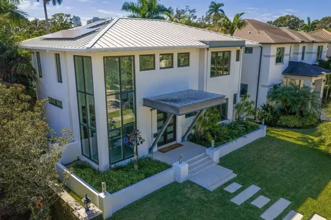 720 16th Avenue NE St Petersburg FL 33704