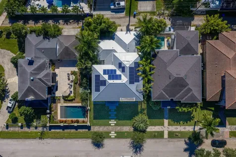 720 16th Avenue NE St Petersburg FL 33704