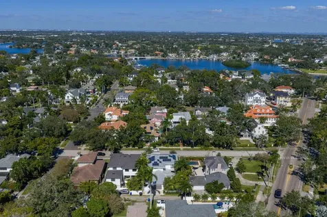 720 16th Avenue NE St Petersburg FL 33704