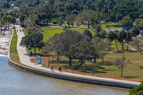 720 16th Avenue NE St Petersburg FL 33704