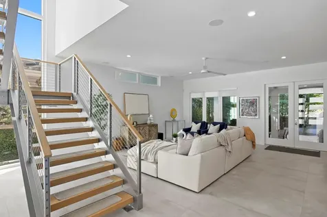 720 16th Avenue NE St Petersburg FL 33704