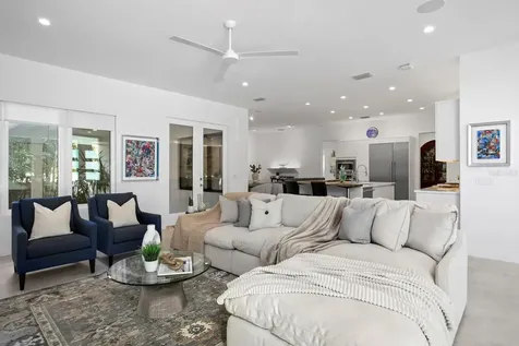 720 16th Avenue NE St Petersburg FL 33704