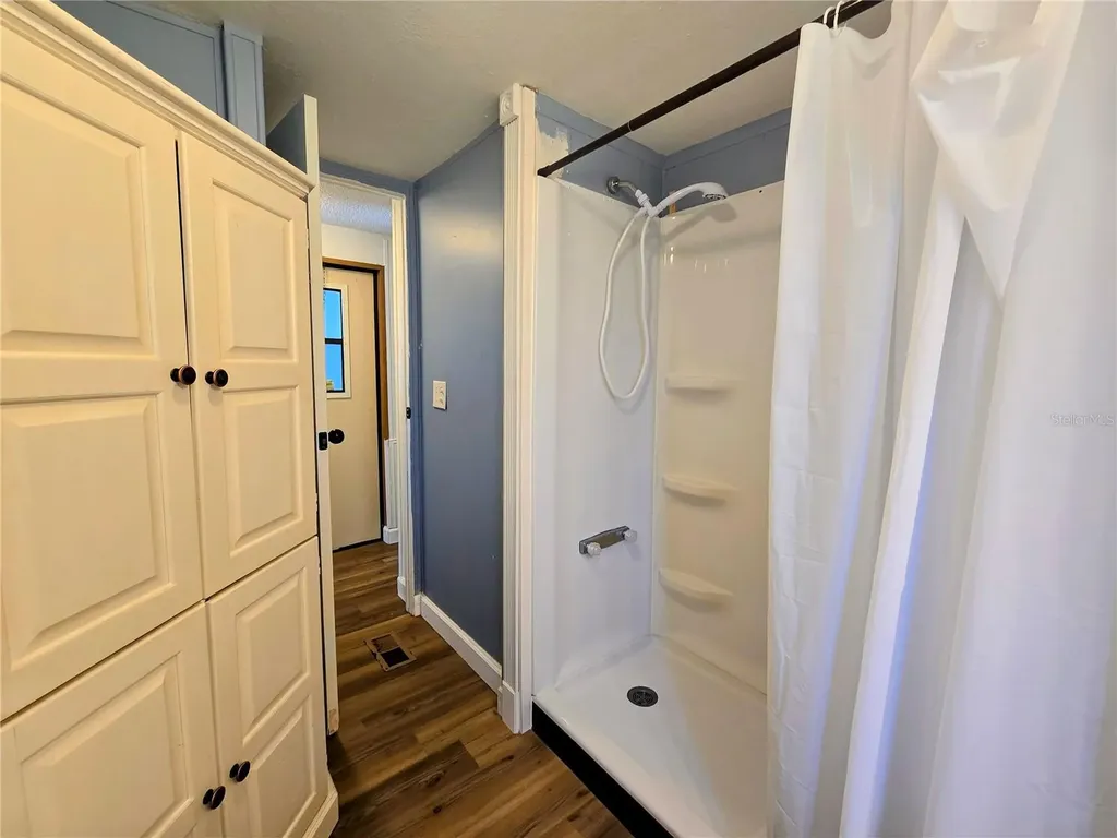 615 NE Cottage Park Lane Leesburg FL 34748