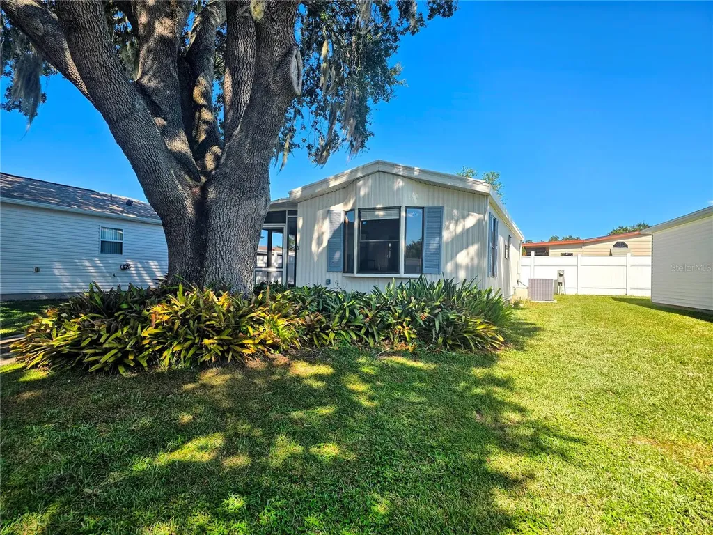 615 NE Cottage Park Lane Leesburg FL 34748