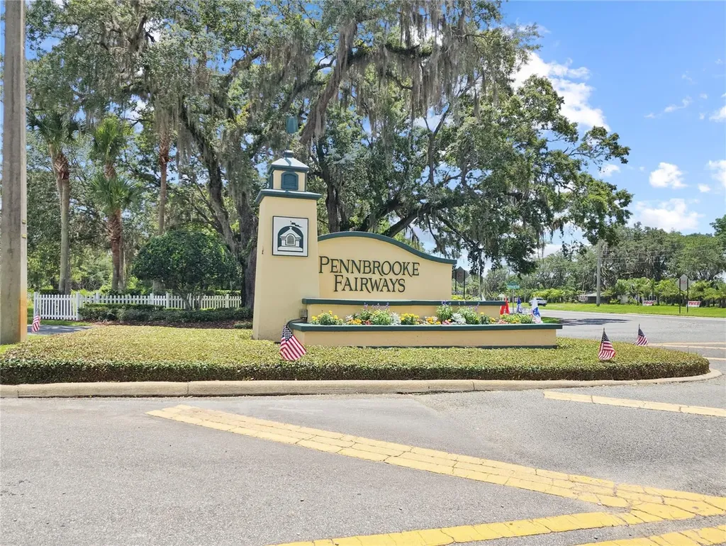 615 NE Cottage Park Lane Leesburg FL 34748