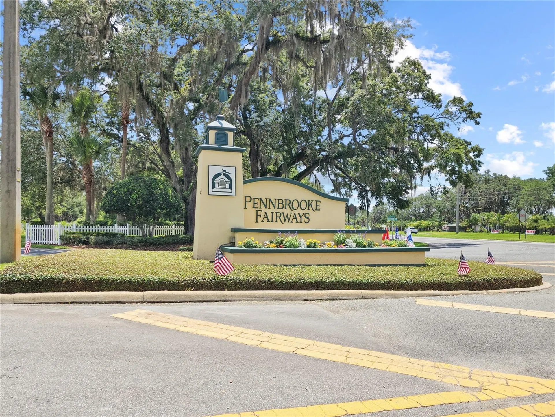 615 NE Cottage Park Lane Leesburg FL 34748