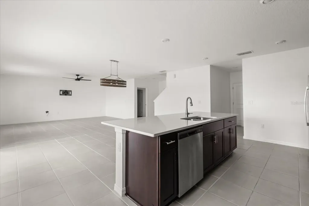 1138 Calico Pointe Circle Groveland FL 34736
