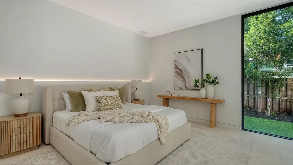 1642 Bahia Vista Street Sarasota FL 34239