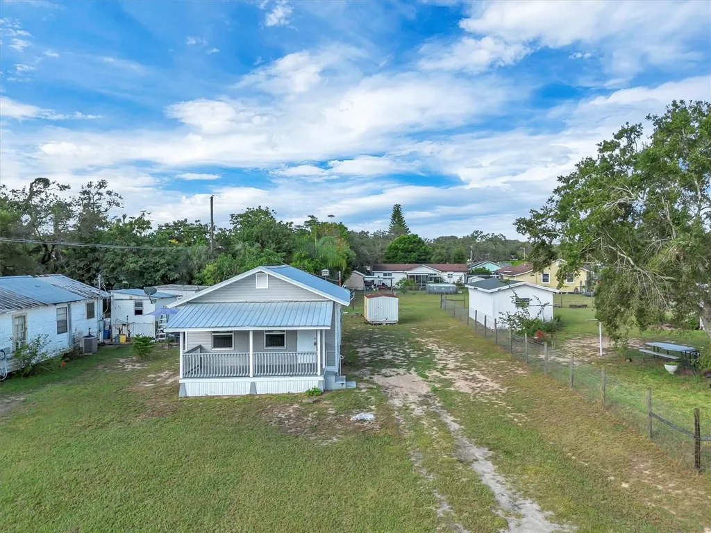 156 Piney Avenue Lake Wales FL 33898