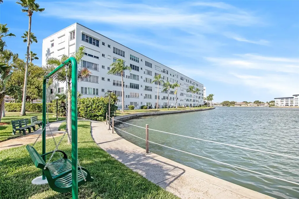 2960 59th Street S Gulfport FL 33707