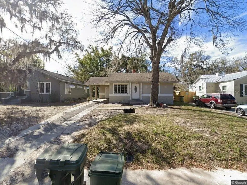 1805 High Street Leesburg FL 34748