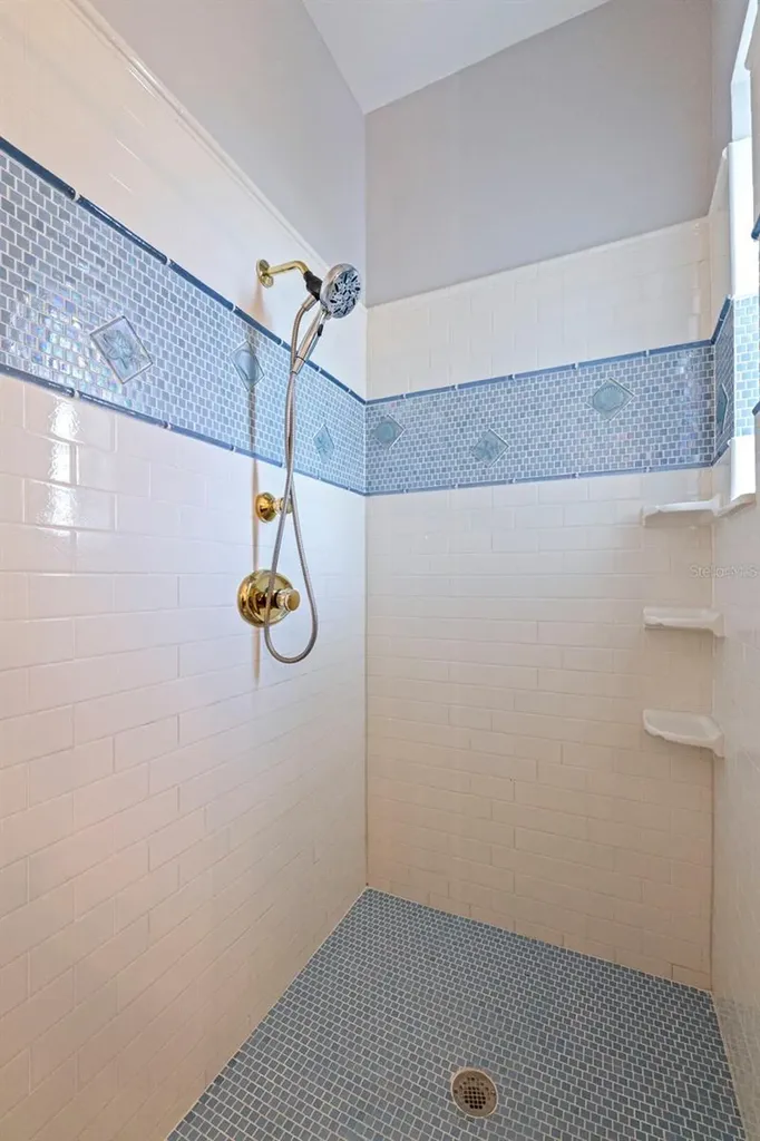 6152 52nd Street S St Petersburg FL 33715