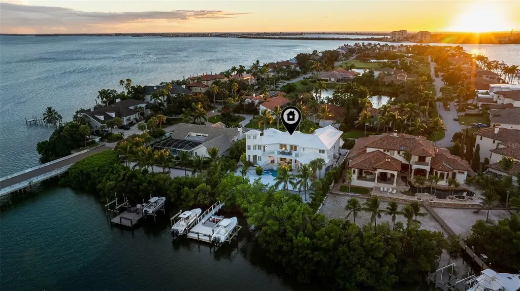 6152 52nd Street S St Petersburg FL 33715