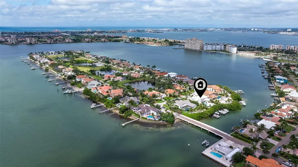 6152 52nd Street S St Petersburg FL 33715