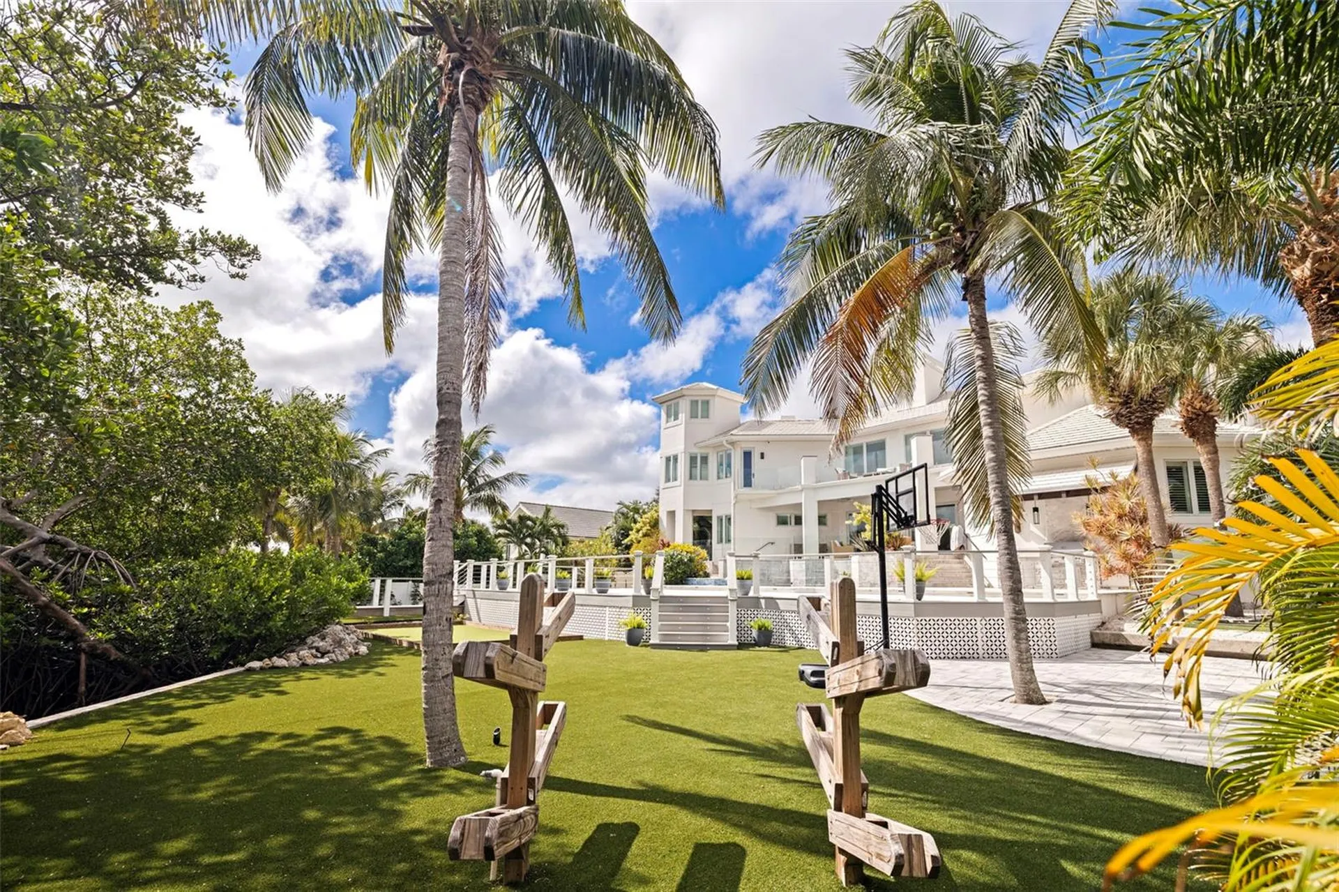 6152 52nd Street S St Petersburg FL 33715