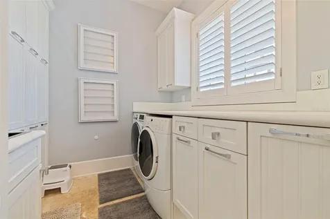 6152 52nd Street S St Petersburg FL 33715