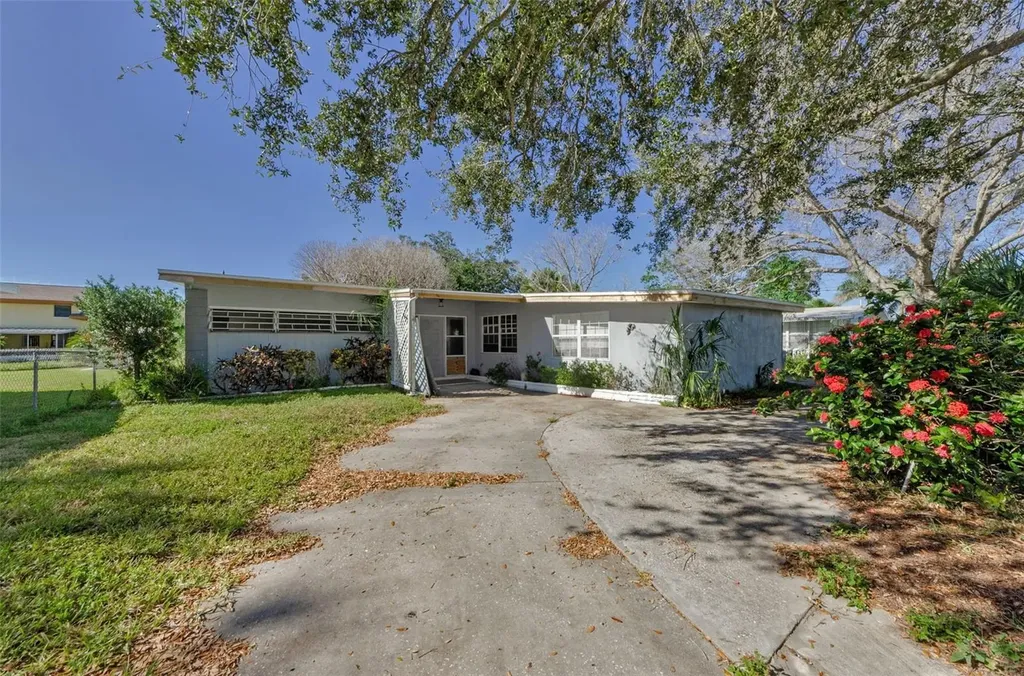 85 New Jersey Drive Dunedin FL 34698