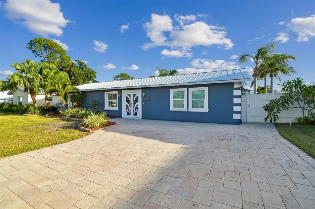 8708 Thornwood Lane Tampa FL 33615