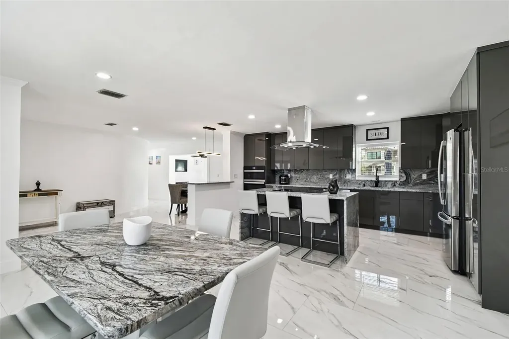 8708 Thornwood Lane Tampa FL 33615