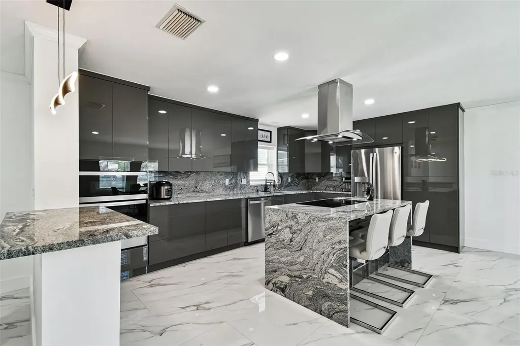 8708 Thornwood Lane Tampa FL 33615
