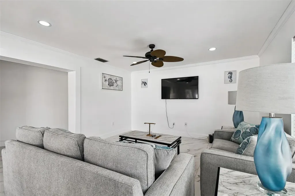 8708 Thornwood Lane Tampa FL 33615