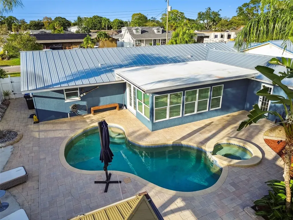8708 Thornwood Lane Tampa FL 33615