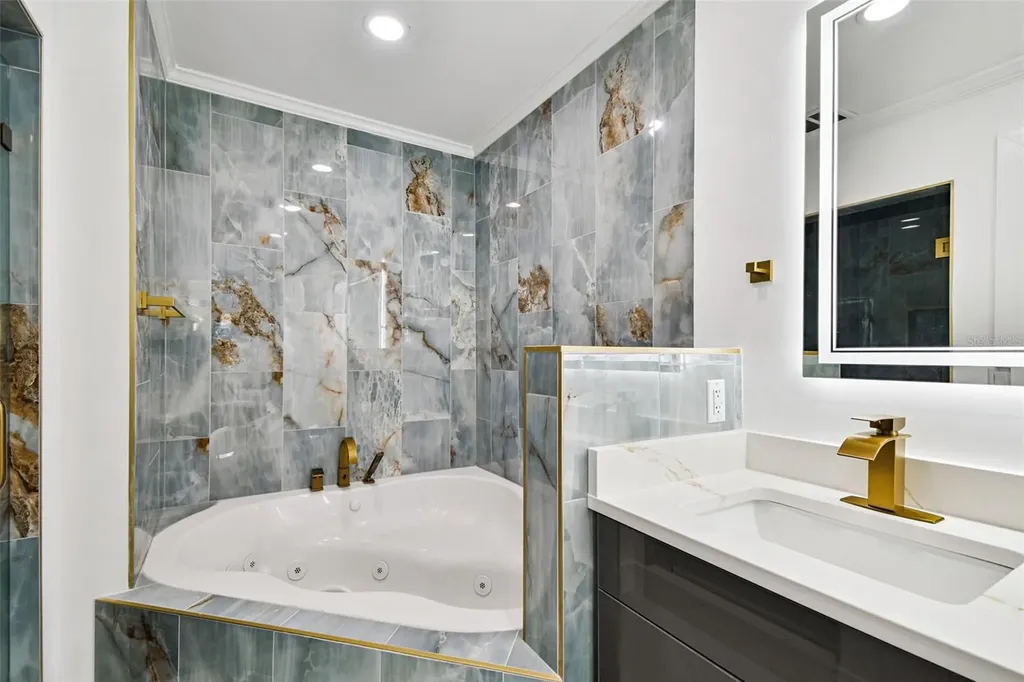 8708 Thornwood Lane Tampa FL 33615