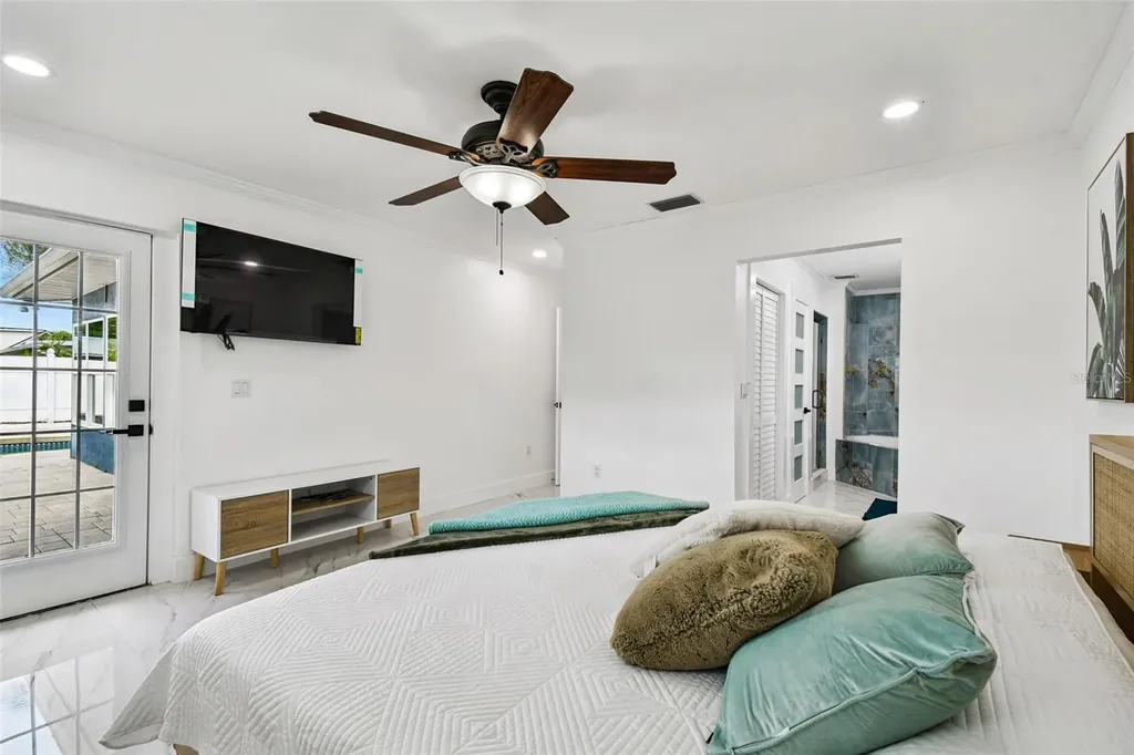 8708 Thornwood Lane Tampa FL 33615