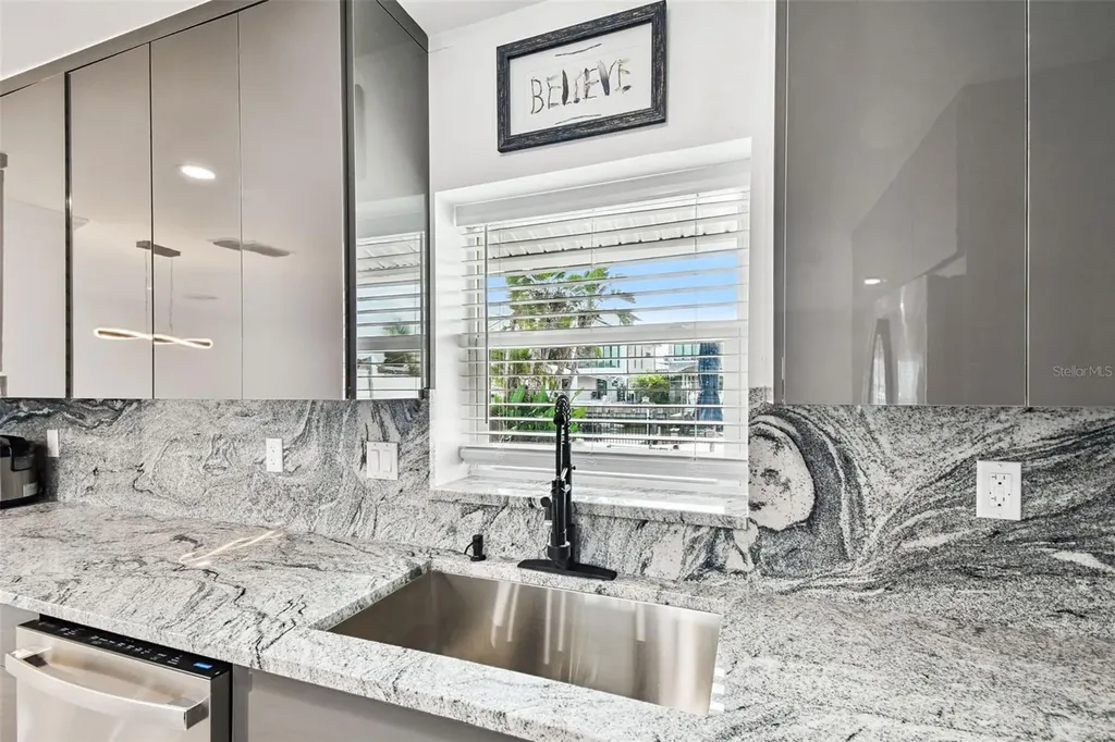 8708 Thornwood Lane Tampa FL 33615