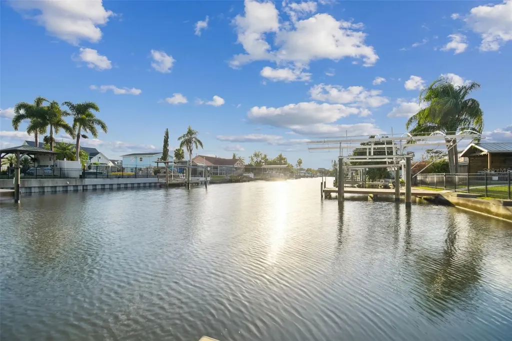 8708 Thornwood Lane Tampa FL 33615