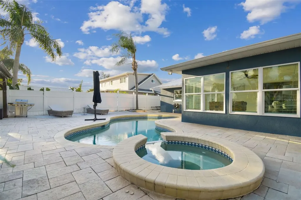 8708 Thornwood Lane Tampa FL 33615