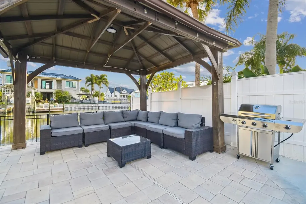 8708 Thornwood Lane Tampa FL 33615