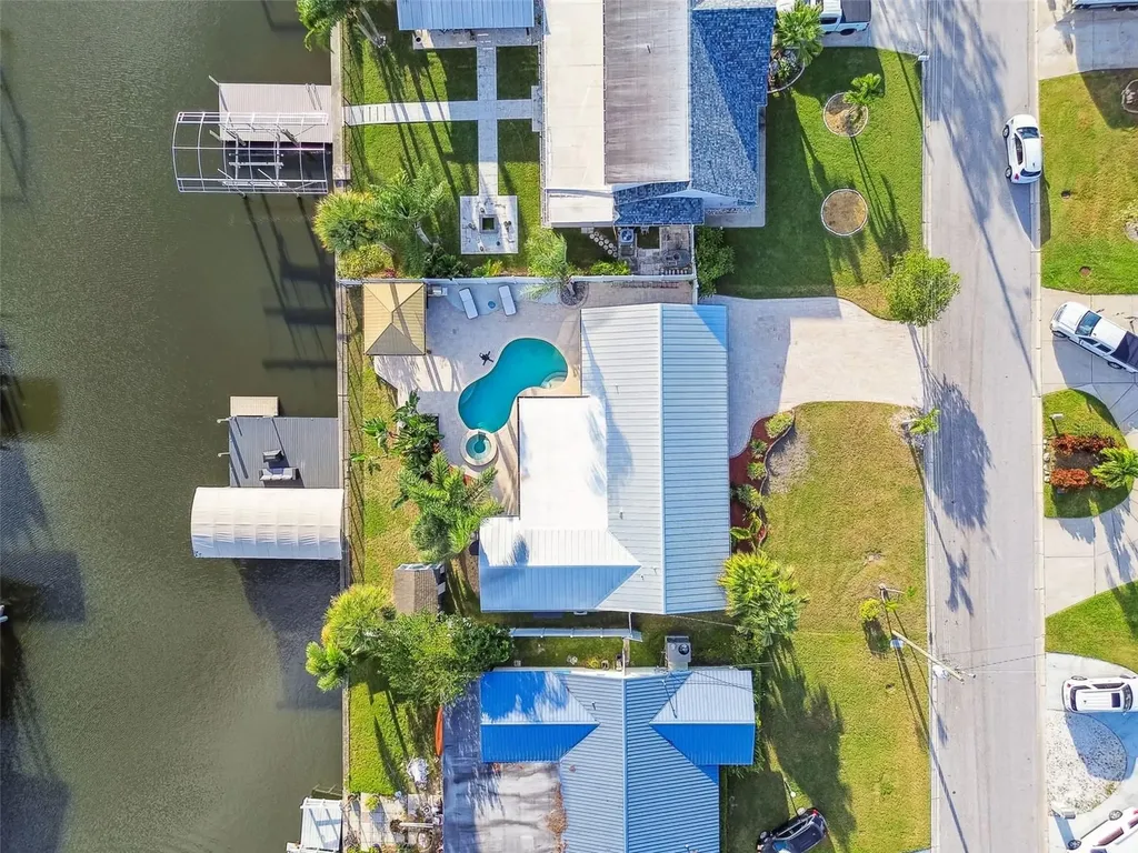 8708 Thornwood Lane Tampa FL 33615