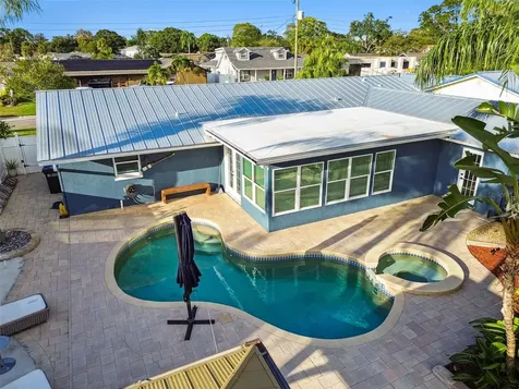 8708 Thornwood Lane Tampa FL 33615