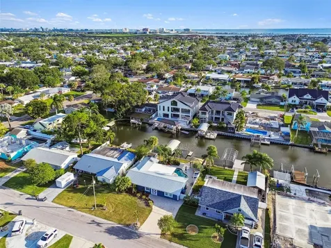 8708 Thornwood Lane Tampa FL 33615