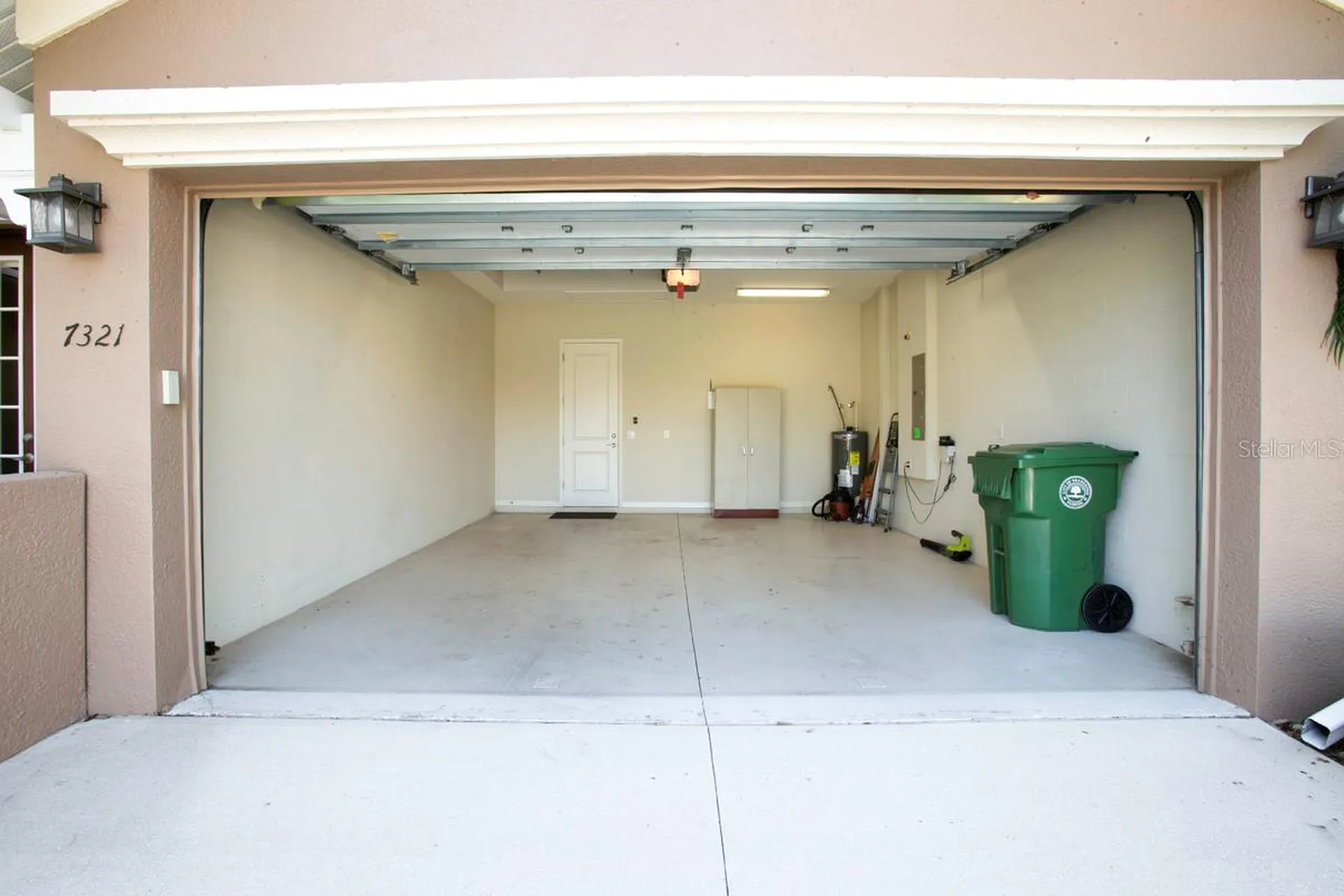 7321 Emma Road Bradenton FL 34209