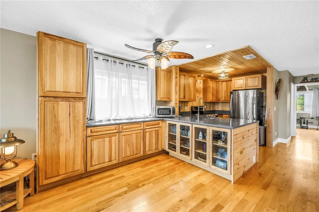 367 Madeira Circle Tierra Verde FL 33715