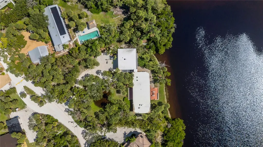 62 Sandy Hook Road S Sarasota FL 34242