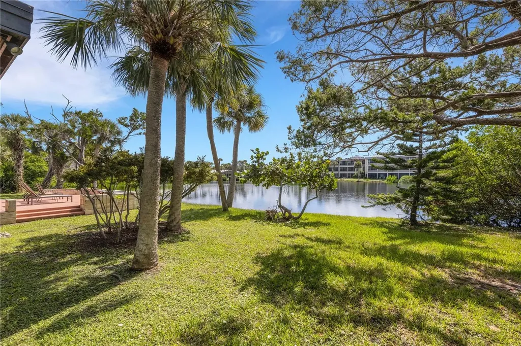 62 Sandy Hook Road S Sarasota FL 34242