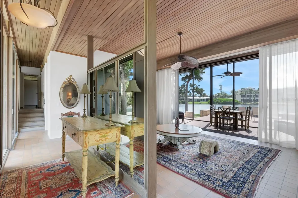 62 Sandy Hook Road S Sarasota FL 34242