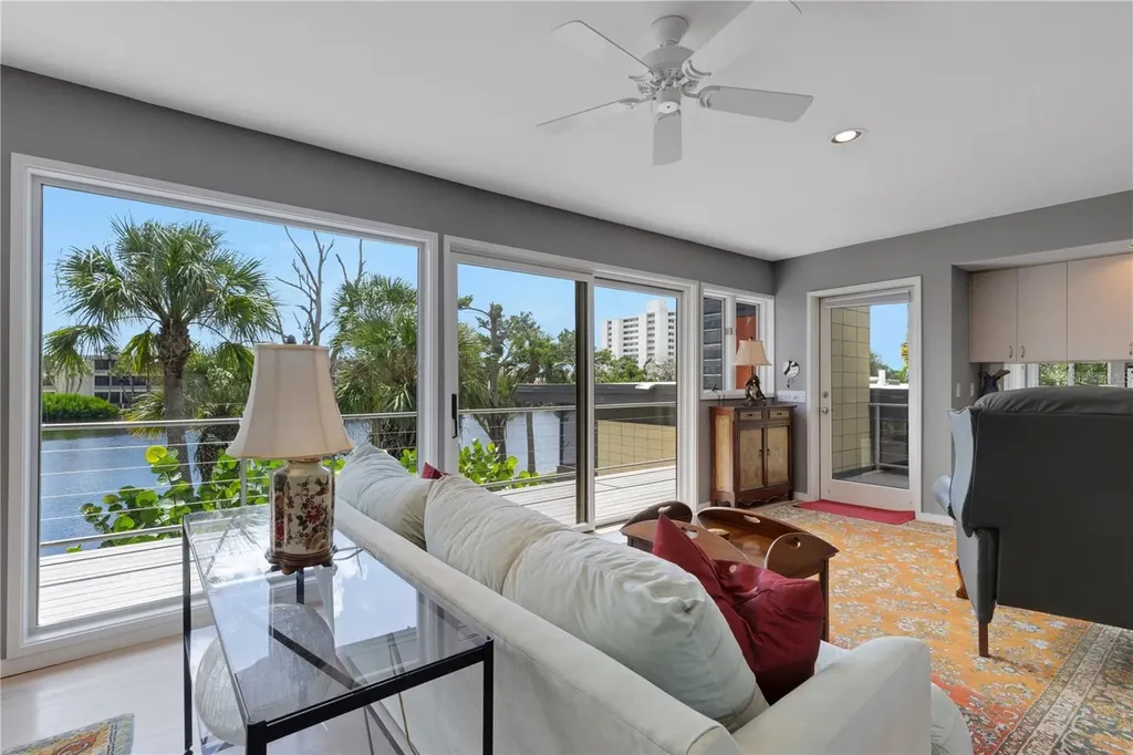 62 Sandy Hook Road S Sarasota FL 34242