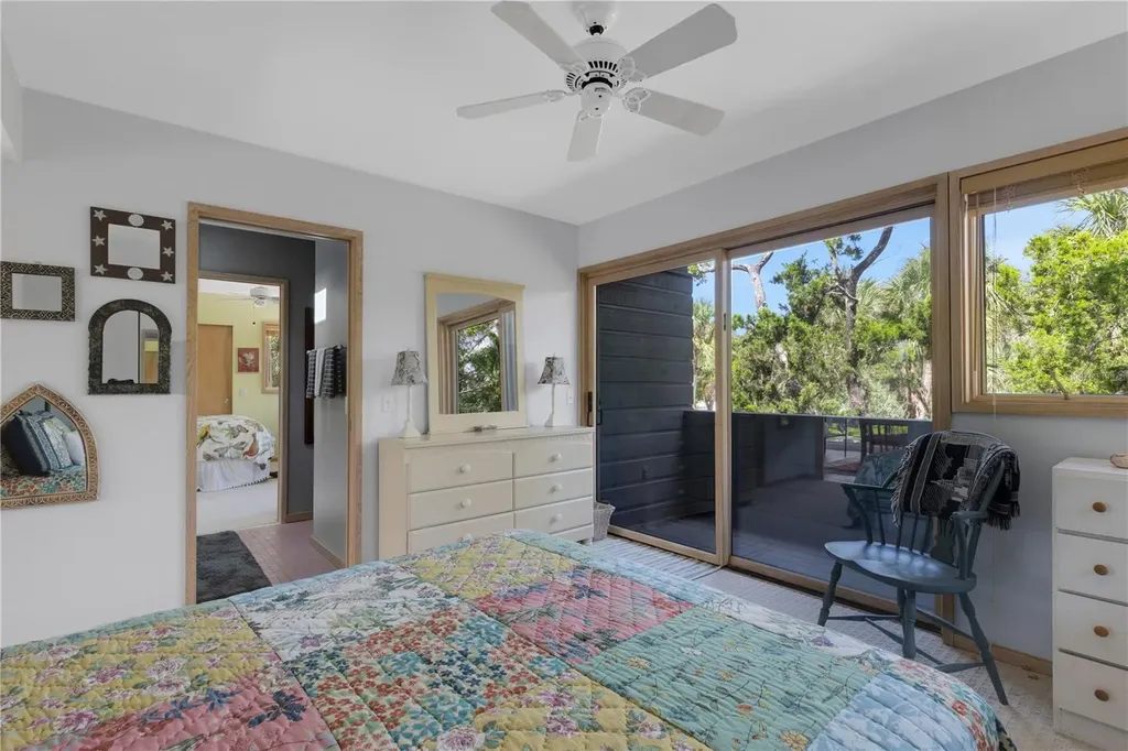 62 Sandy Hook Road S Sarasota FL 34242